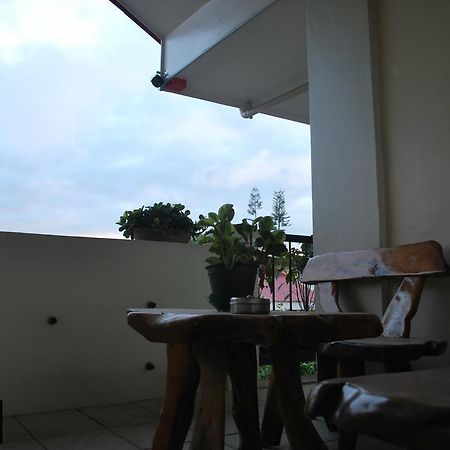 Lazea Tagaytay Inn Tagaytay City Exterior foto